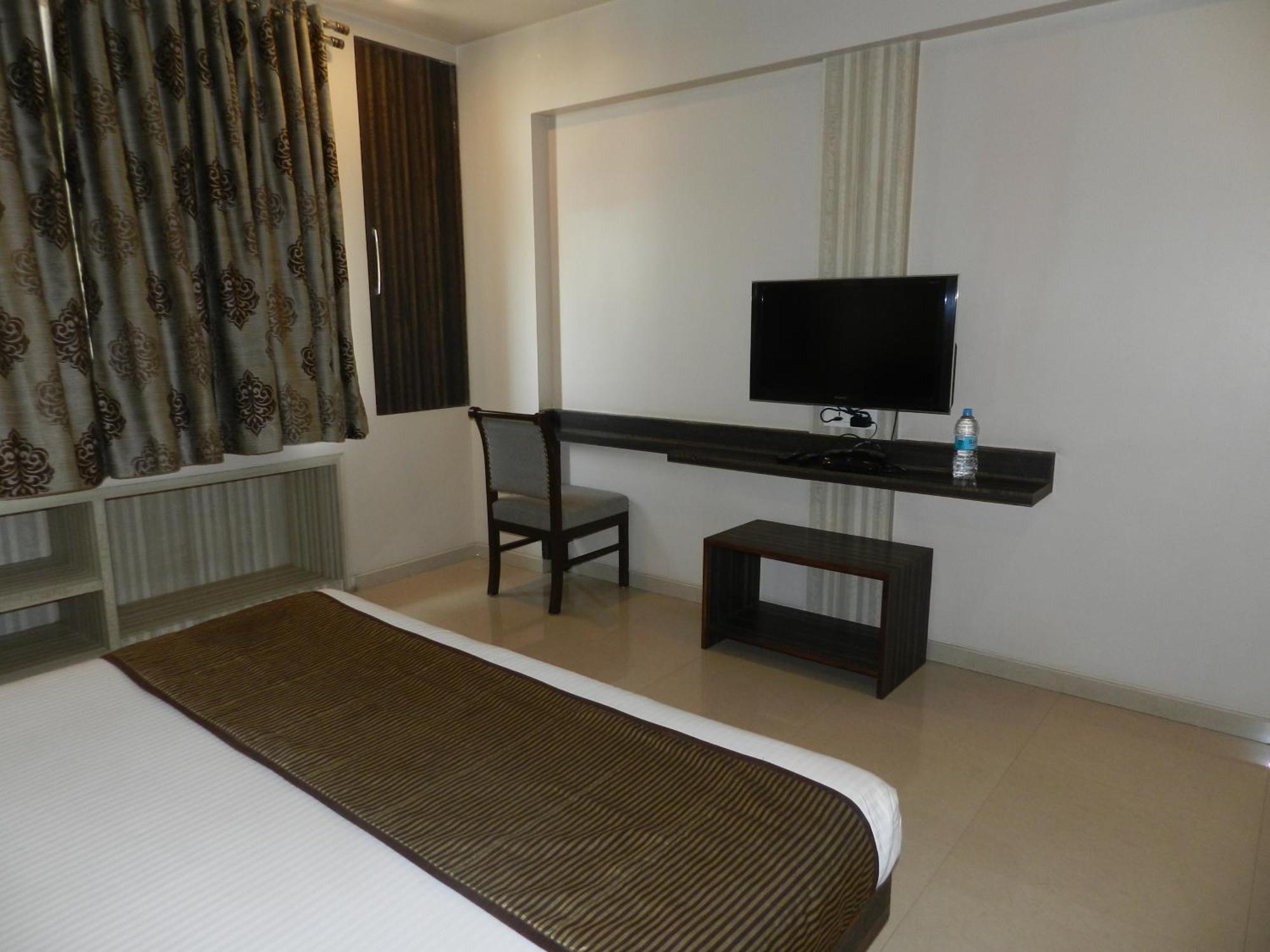 Hotel K Square Kolhapur Exterior photo